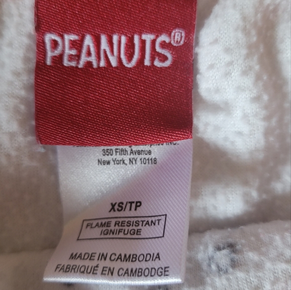 GUC Peanuts Snoopy Christmas Pajamas - Picture 4 of 7